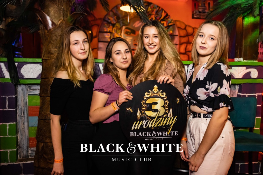 Łobuzy na trzecie urodziny Clubu Black&White [22.10.2021] - zdjęcie #36 - eOstroleka.pl