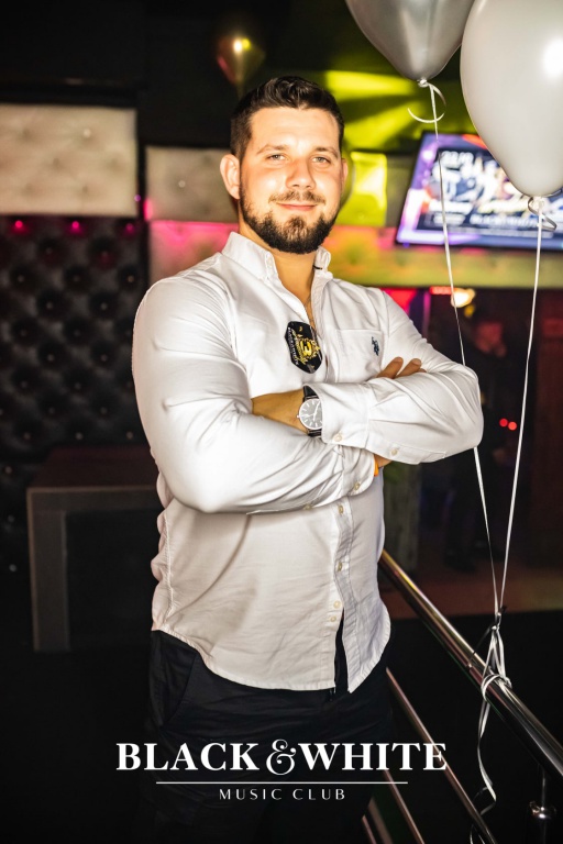 Łobuzy na trzecie urodziny Clubu Black&White [22.10.2021] - zdjęcie #32 - eOstroleka.pl
