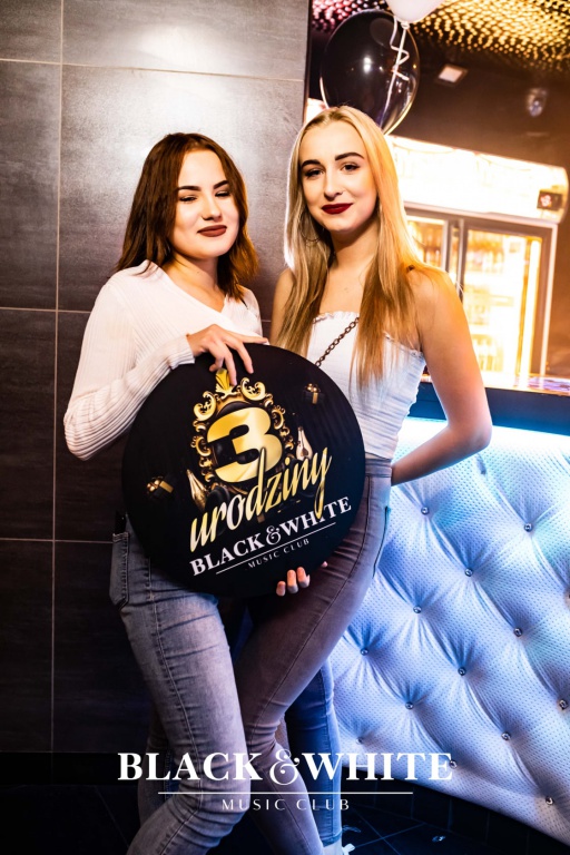 Łobuzy na trzecie urodziny Clubu Black&White [22.10.2021] - zdjęcie #30 - eOstroleka.pl