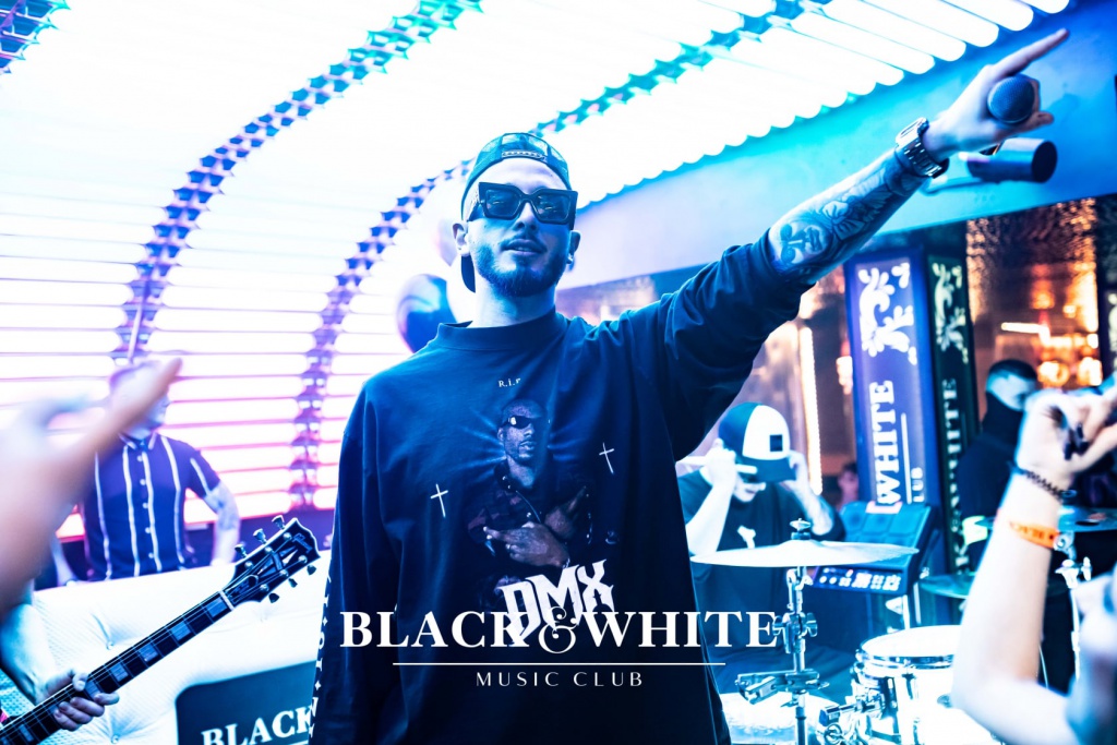 Łobuzy na trzecie urodziny Clubu Black&White [22.10.2021] - zdjęcie #22 - eOstroleka.pl