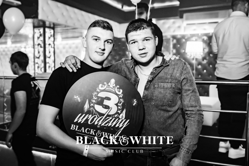 Łobuzy na trzecie urodziny Clubu Black&White [22.10.2021] - zdjęcie #17 - eOstroleka.pl