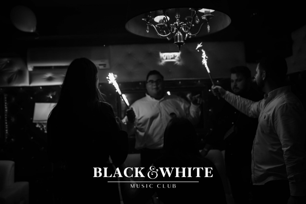 Łobuzy na trzecie urodziny Clubu Black&White [22.10.2021] - zdjęcie #16 - eOstroleka.pl