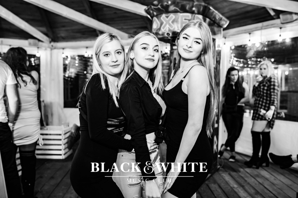 Łobuzy na trzecie urodziny Clubu Black&White [22.10.2021] - zdjęcie #15 - eOstroleka.pl