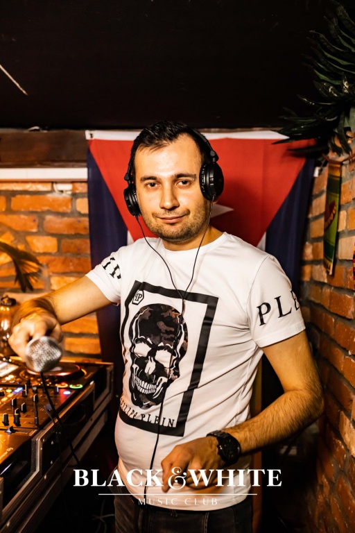 Łobuzy na trzecie urodziny Clubu Black&White [22.10.2021] - zdjęcie #9 - eOstroleka.pl