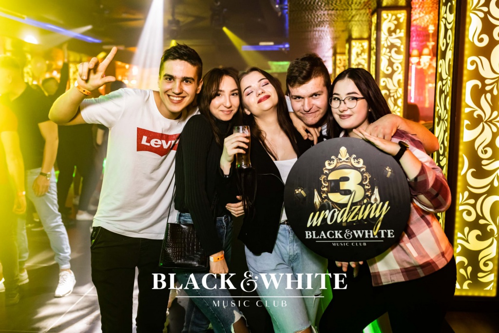 Łobuzy na trzecie urodziny Clubu Black&White [22.10.2021] - zdjęcie #4 - eOstroleka.pl