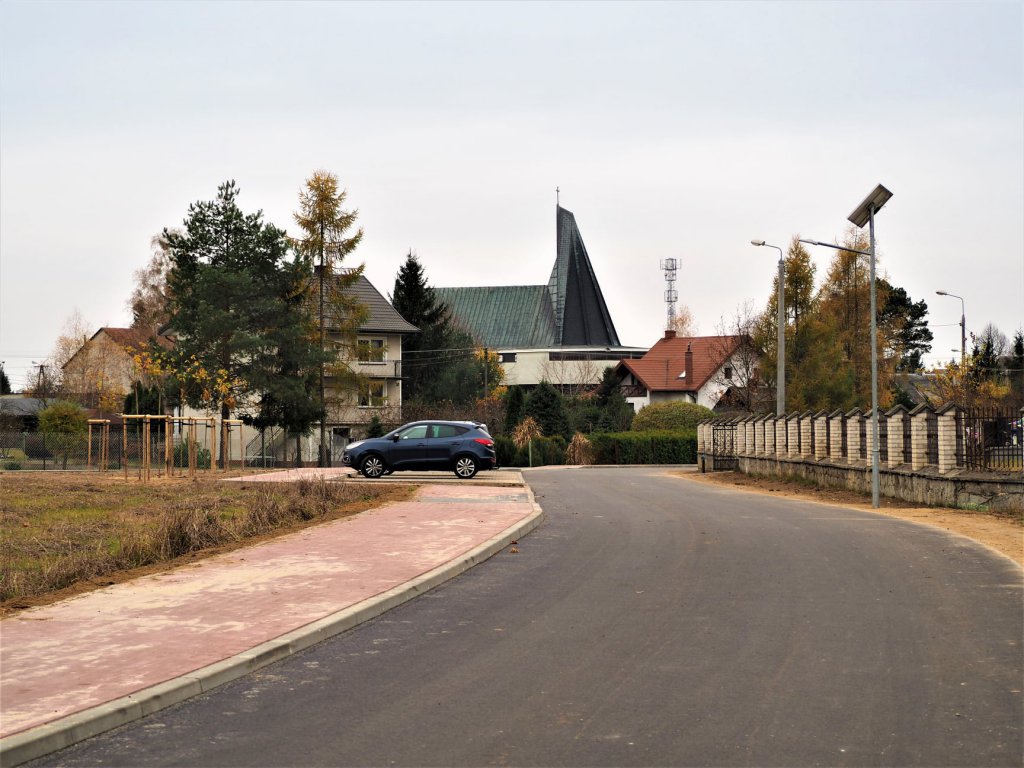 Ulica Kościelna w miejscowości Nowa Wieś po przebudowie - zdjęcie #3 - eOstroleka.pl