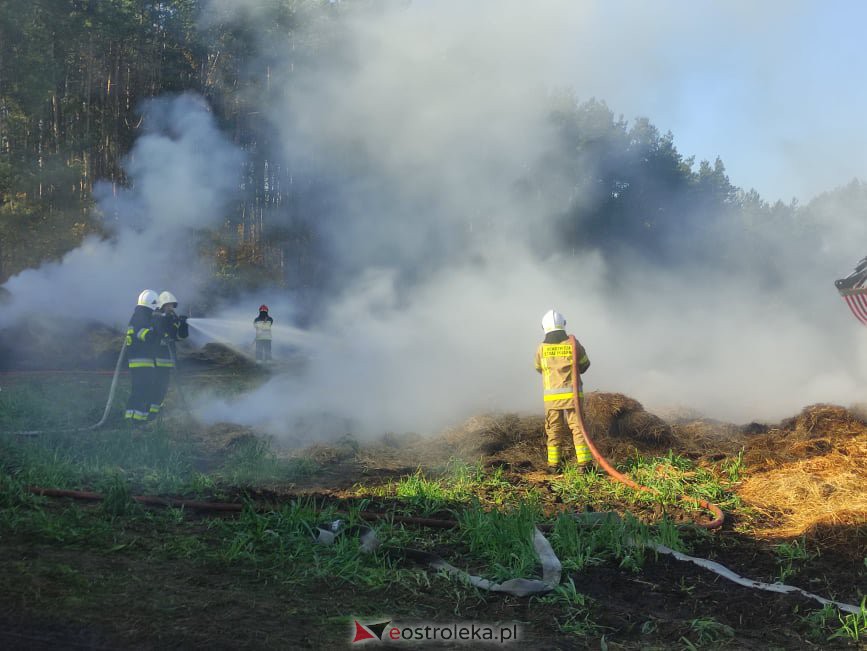 Pożar w Dzwonku [29.10.2021] - zdjęcie #1 - eOstroleka.pl