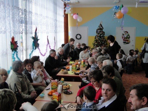 Dzień babci i dziadka w przedszkolu nr.13  - zdjęcie #24 - eOstroleka.pl