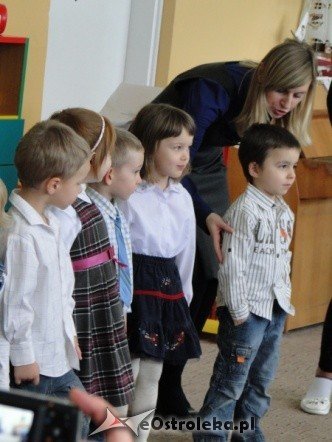 Dzień babci i dziadka w przedszkolu nr.13  - zdjęcie #13 - eOstroleka.pl