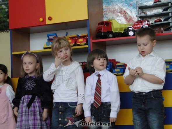 Dzień babci i dziadka w przedszkolu nr.13  - zdjęcie #3 - eOstroleka.pl