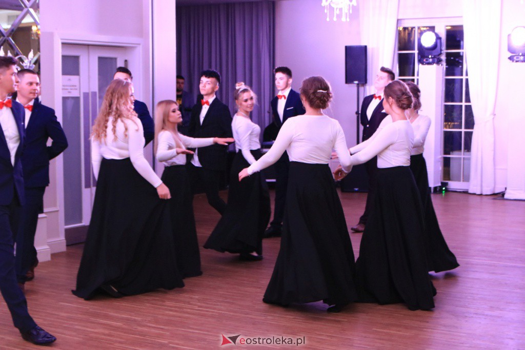 Studniówka w ZSZ nr 4 [30.10.2021] - zdjęcie #216 - eOstroleka.pl