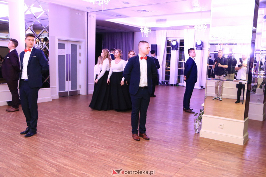 Studniówka w ZSZ nr 4 [30.10.2021] - zdjęcie #209 - eOstroleka.pl