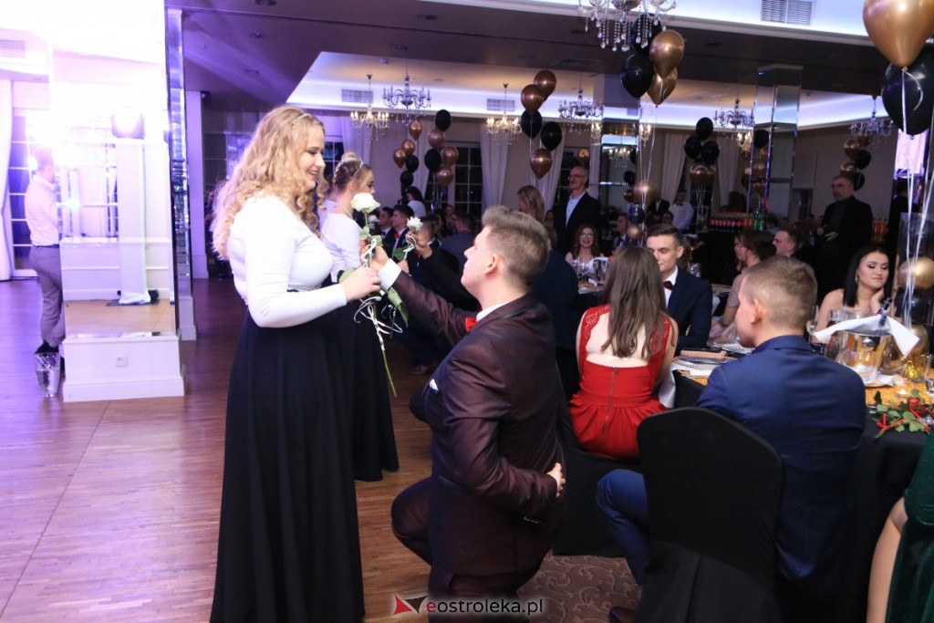 Studniówka w ZSZ nr 4 [30.10.2021] - zdjęcie #189 - eOstroleka.pl