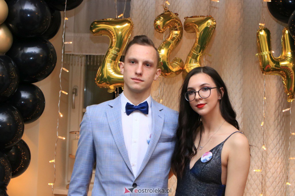 Studniówka w ZSZ nr 4 [30.10.2021] - zdjęcie #133 - eOstroleka.pl