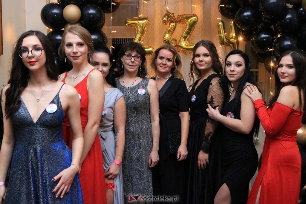 Studniówka w ZSZ nr 4 [30.10.2021] - zdjęcie #110 - eOstroleka.pl