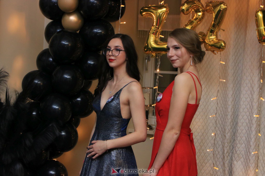 Studniówka w ZSZ nr 4 [30.10.2021] - zdjęcie #109 - eOstroleka.pl