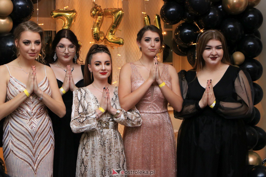Studniówka w ZSZ nr 4 [30.10.2021] - zdjęcie #72 - eOstroleka.pl