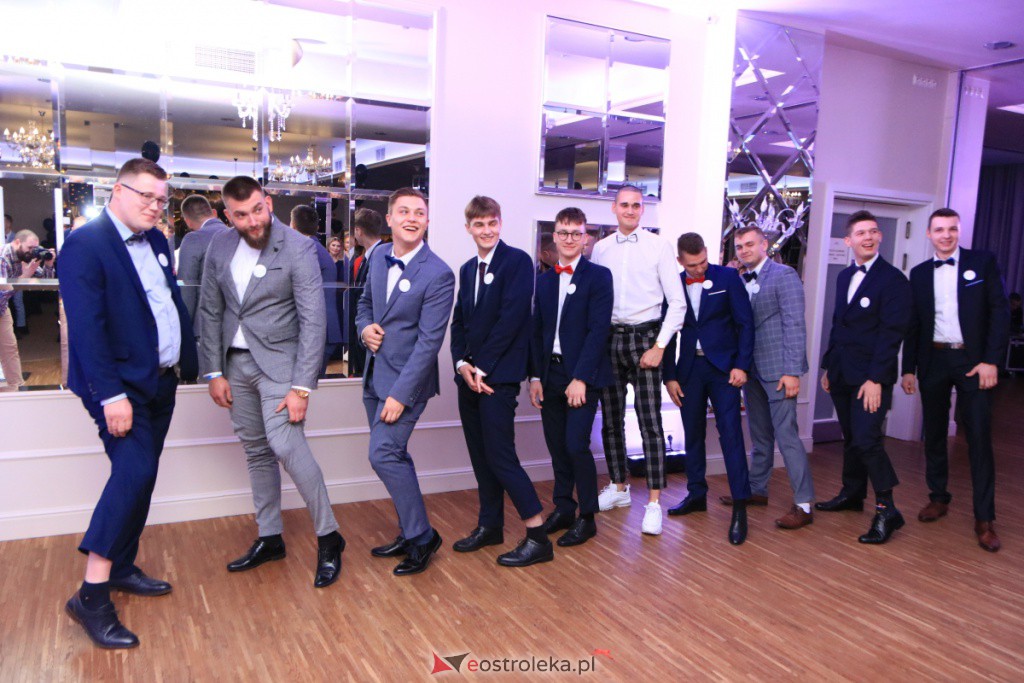 Studniówka w ZSZ nr 4 [30.10.2021] - zdjęcie #53 - eOstroleka.pl