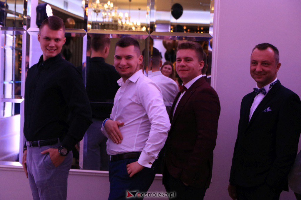 Studniówka w ZSZ nr 4 [30.10.2021] - zdjęcie #39 - eOstroleka.pl
