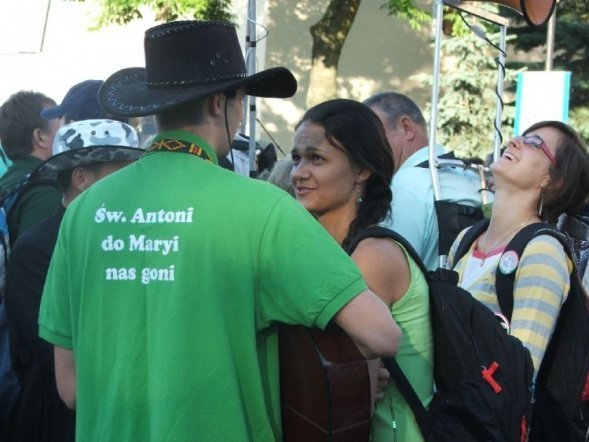 XXIII Piesza Pielgrzymka na Jasną Górę-wyjście - zdjęcie #77 - eOstroleka.pl