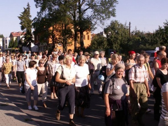 XXIII Piesza Pielgrzymka na Jasną Górę-wyjście - zdjęcie #20 - eOstroleka.pl