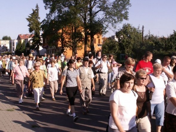 XXIII Piesza Pielgrzymka na Jasną Górę-wyjście - zdjęcie #19 - eOstroleka.pl