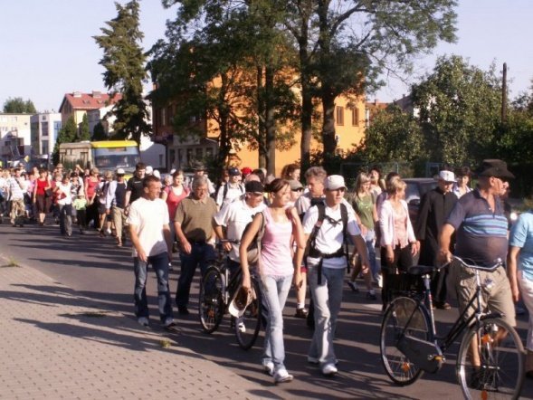 XXIII Piesza Pielgrzymka na Jasną Górę-wyjście - zdjęcie #13 - eOstroleka.pl