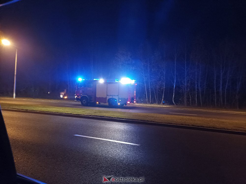 Pożar przy mini-obwodnicy -01.11.2021= - zdjęcie #2 - eOstroleka.pl