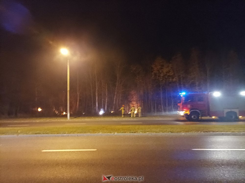 Pożar przy mini-obwodnicy -01.11.2021= - zdjęcie #5 - eOstroleka.pl