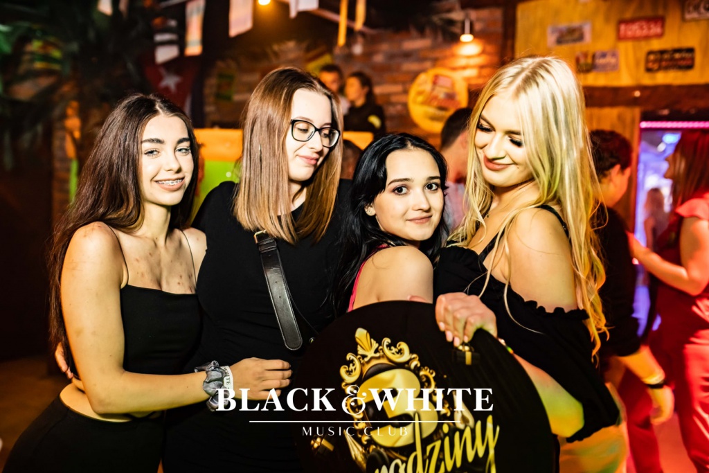 Club Black&White świętował swoje trzecie urodziny [23.10.2021] - zdjęcie #38 - eOstroleka.pl