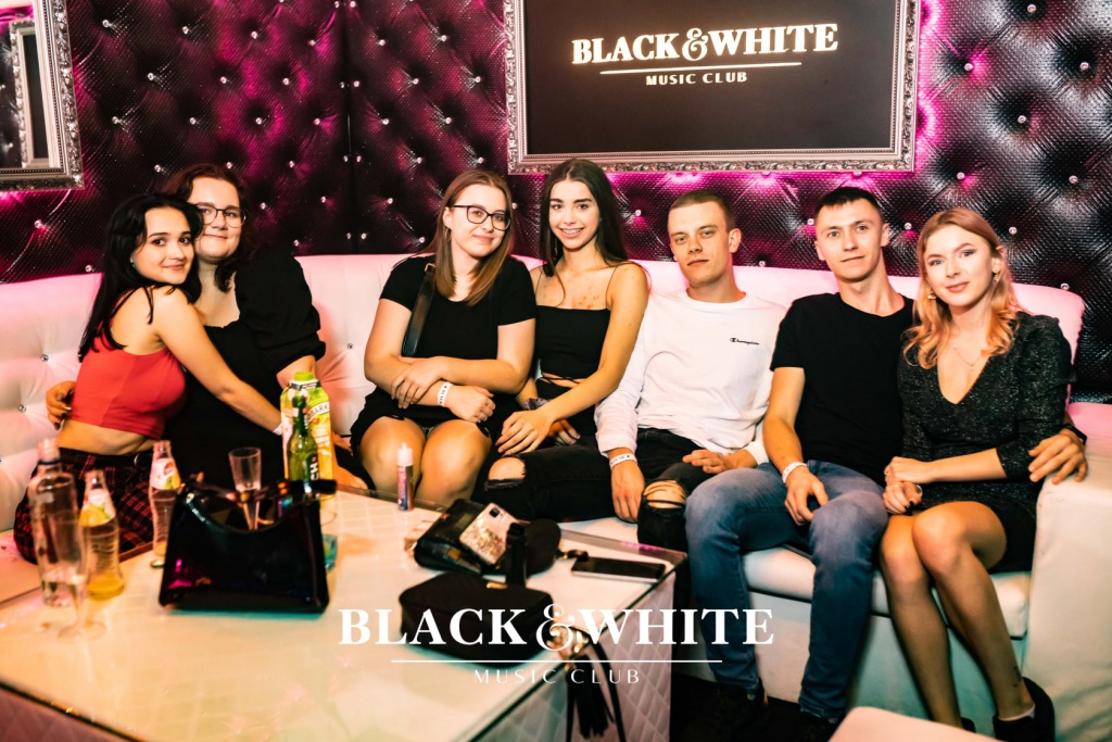 Club Black&White świętował swoje trzecie urodziny [23.10.2021] - zdjęcie #39 - eOstroleka.pl