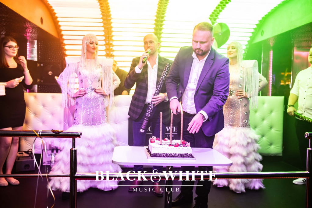 Club Black&White świętował swoje trzecie urodziny [23.10.2021] - zdjęcie #53 - eOstroleka.pl