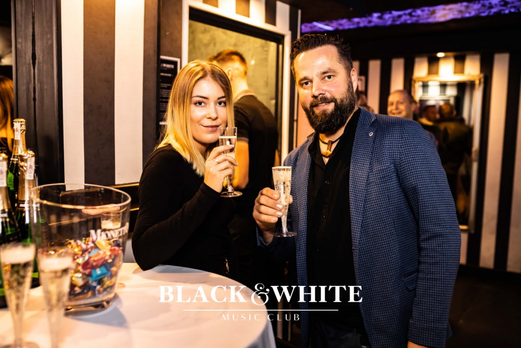 Club Black&White świętował swoje trzecie urodziny [23.10.2021] - zdjęcie #55 - eOstroleka.pl