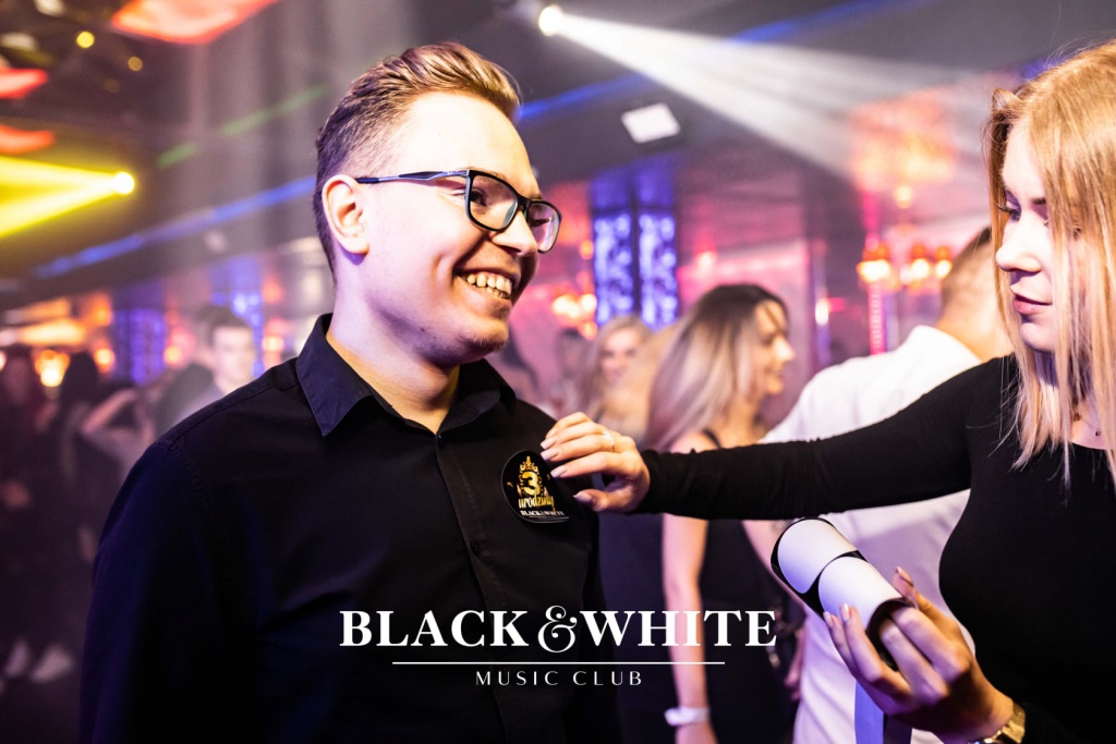 Club Black&White świętował swoje trzecie urodziny [23.10.2021] - zdjęcie #65 - eOstroleka.pl