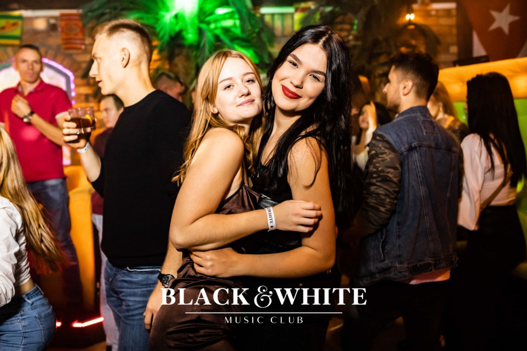 Club Black&White świętował swoje trzecie urodziny [23.10.2021] - zdjęcie #69 - eOstroleka.pl