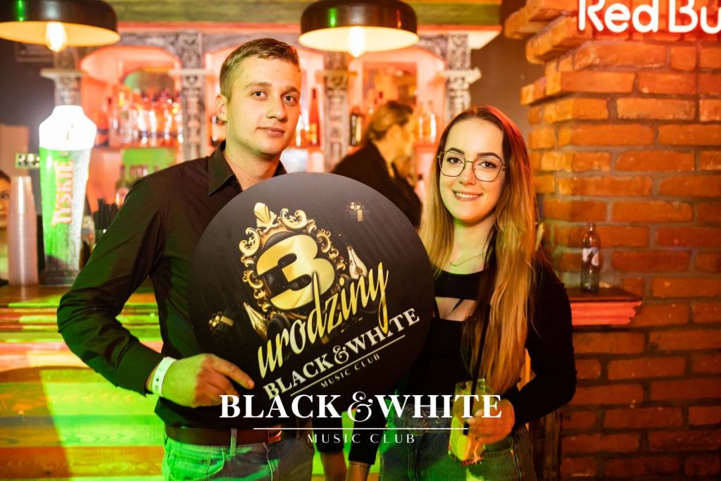 Club Black&White świętował swoje trzecie urodziny [23.10.2021] - zdjęcie #74 - eOstroleka.pl