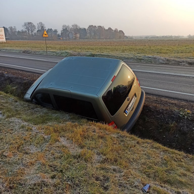 Wypadek w Myszyńcu Starym na DK-53. Poszkodowana jedna osoba [02.11.2021] - zdjęcie #2 - eOstroleka.pl