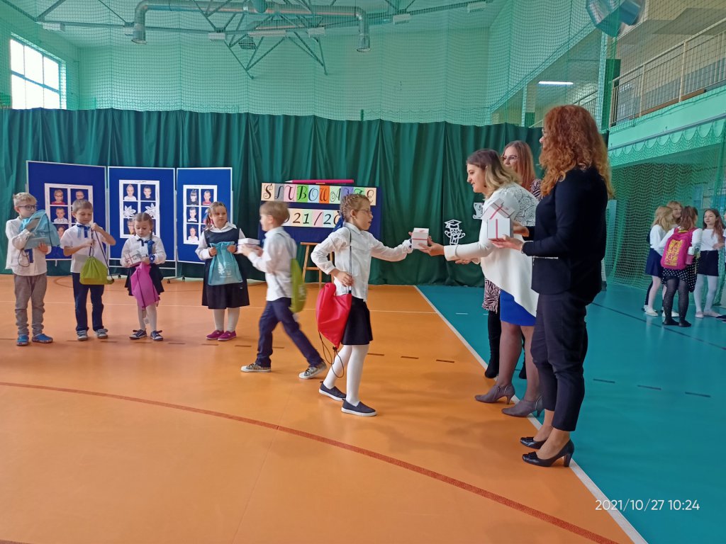 Pasowanie na ucznia w Szkole Podstawowej w Dylewie [27.10.2021] - zdjęcie #29 - eOstroleka.pl