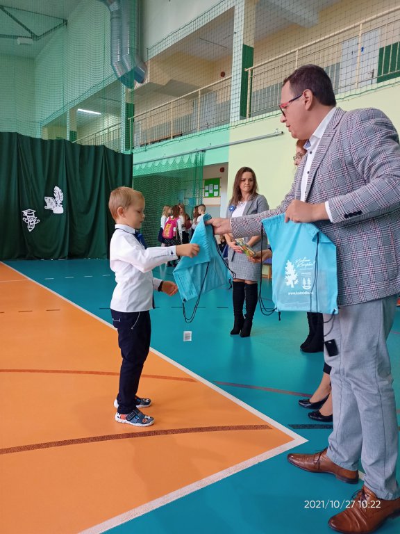 Pasowanie na ucznia w Szkole Podstawowej w Dylewie [27.10.2021] - zdjęcie #3 - eOstroleka.pl