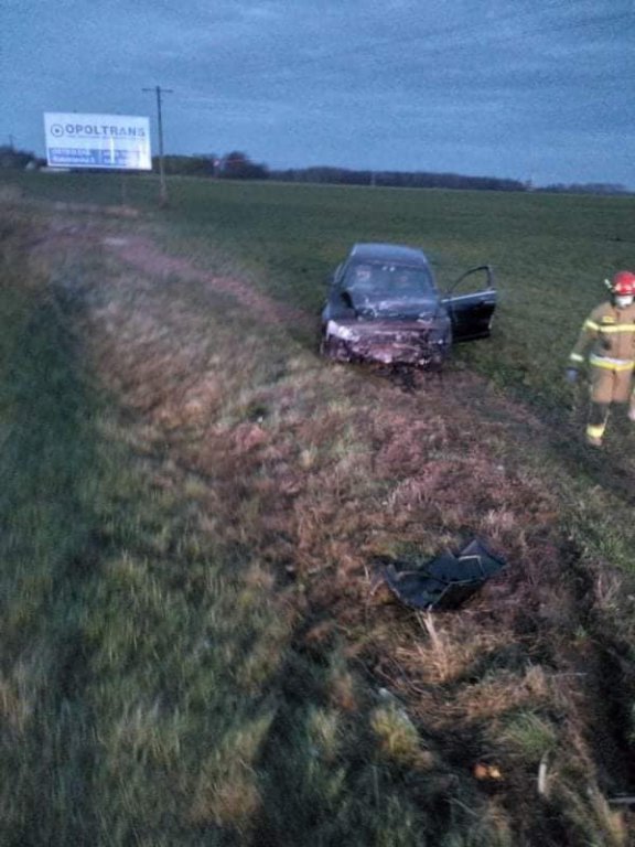 Poważny wypadek na DK-61 między Ostrołęką a Łomżą. Droga całkowicie zablokowana [04.11.2021] - zdjęcie #2 - eOstroleka.pl