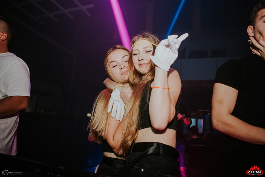 Halloweenowa Domówka Wariatów w Clubie Capitol Sypniewo [30.10.2021] - zdjęcie #8 - eOstroleka.pl