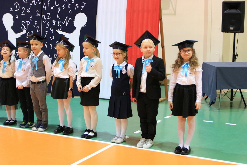 Pasowanie na ucznia w Szkole Podstawowej nr 5 im. Zofii Niedziałkowskiej w Ostrołęce [03.11.2021] - zdjęcie #209 - eOstroleka.pl