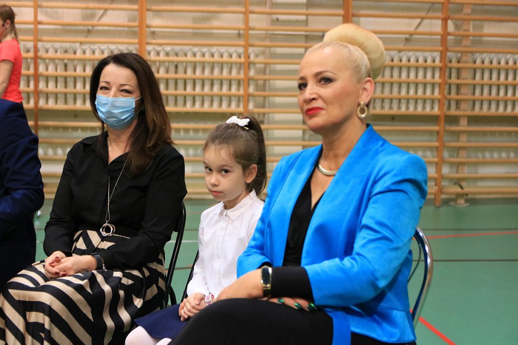Pasowanie na ucznia w Szkole Podstawowej nr 5 im. Zofii Niedziałkowskiej w Ostrołęce [03.11.2021] - zdjęcie #130 - eOstroleka.pl