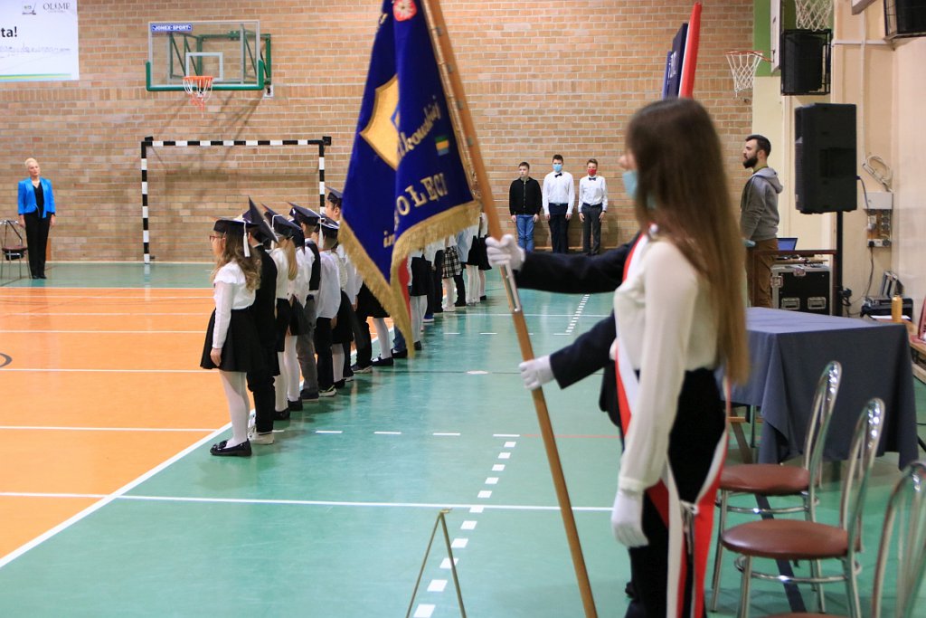 Pasowanie na ucznia w Szkole Podstawowej nr 5 im. Zofii Niedziałkowskiej w Ostrołęce [03.11.2021] - zdjęcie #112 - eOstroleka.pl