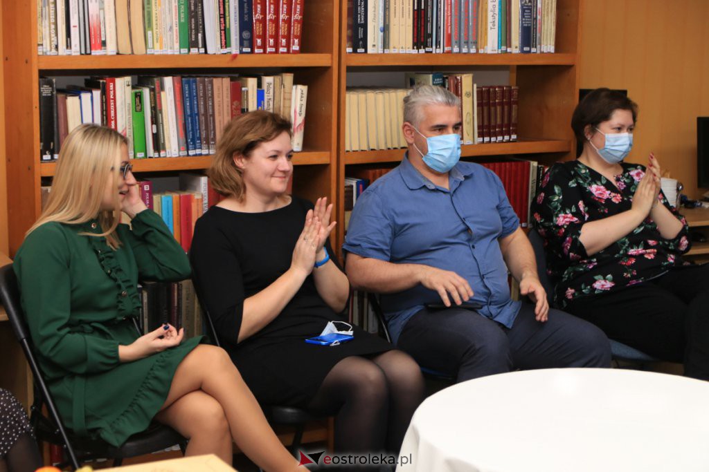 Jubileusz 85-lecia istnienia Miejskiej Biblioteki Publicznej w Ostrołęce [04.11.2021] - zdjęcie #5 - eOstroleka.pl