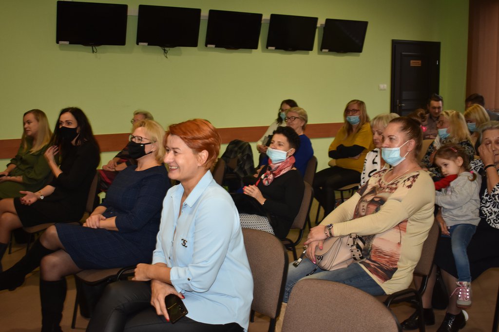 Wchodzimy na rynek pracy - uczestnicy projektu z certyfikatami - zdjęcie #23 - eOstroleka.pl