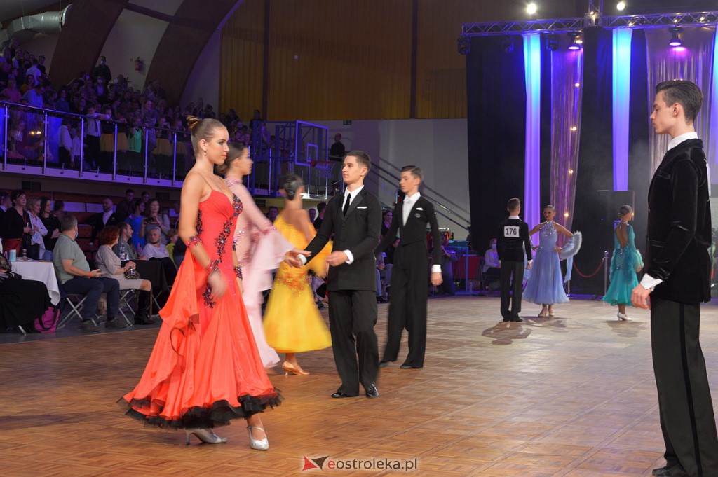 Turniej tańca O złotą podwiązkę [06.11.2021] - zdjęcie #203 - eOstroleka.pl
