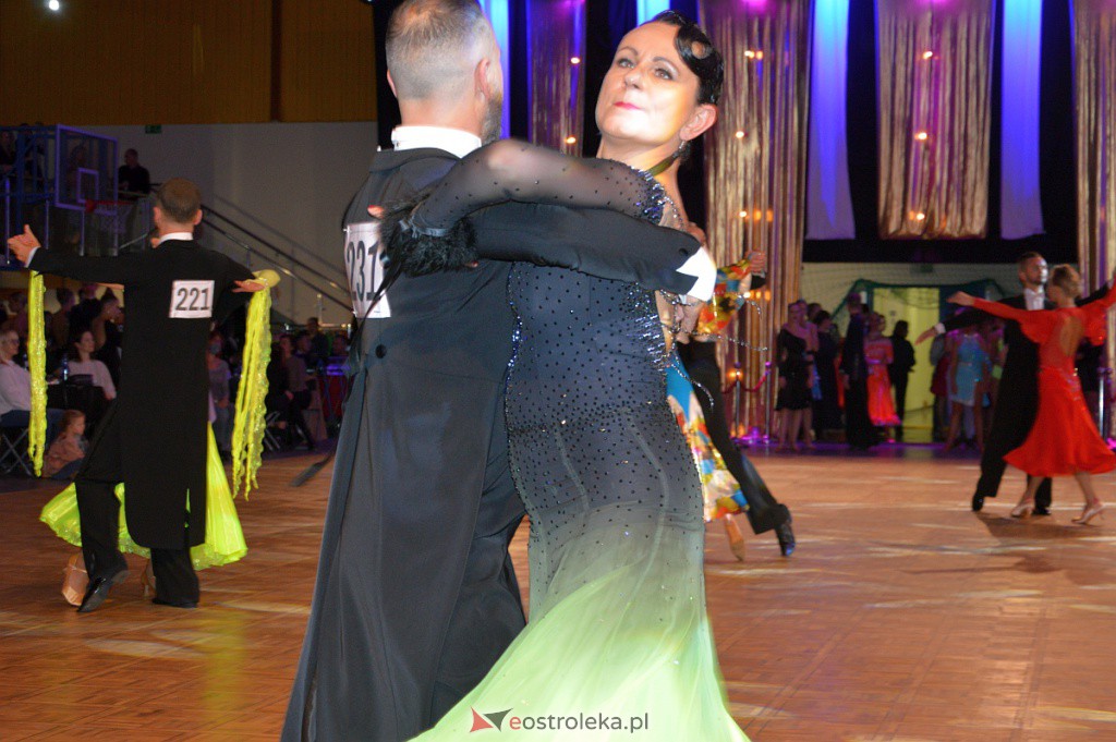 Turniej tańca O złotą podwiązkę [06.11.2021] - zdjęcie #249 - eOstroleka.pl