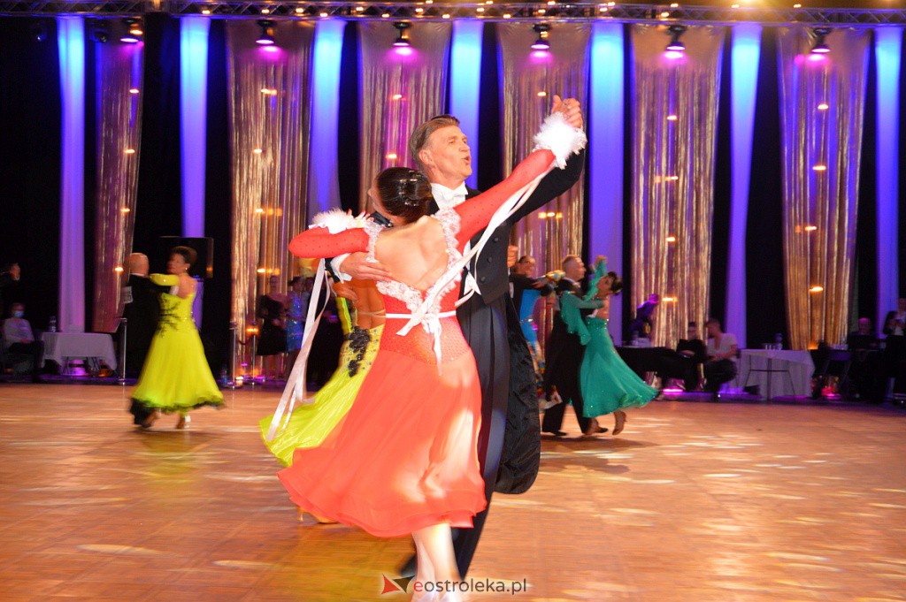 Turniej tańca O złotą podwiązkę [06.11.2021] - zdjęcie #259 - eOstroleka.pl