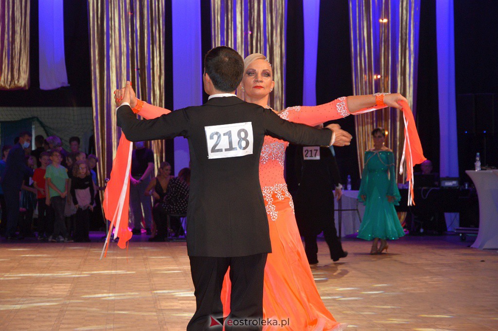 Turniej tańca O złotą podwiązkę [06.11.2021] - zdjęcie #124 - eOstroleka.pl